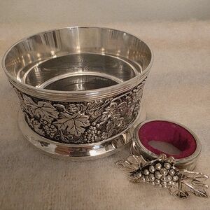 Wine Bottle Coaster & Drip Catcher 🌿Grapes & Leaves Pattern🌿